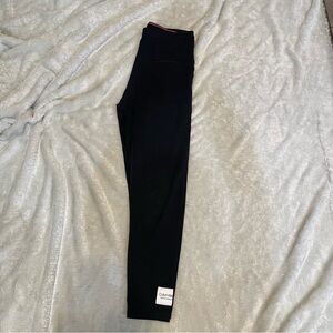 Black Calvin Klein performance capris leggings size small